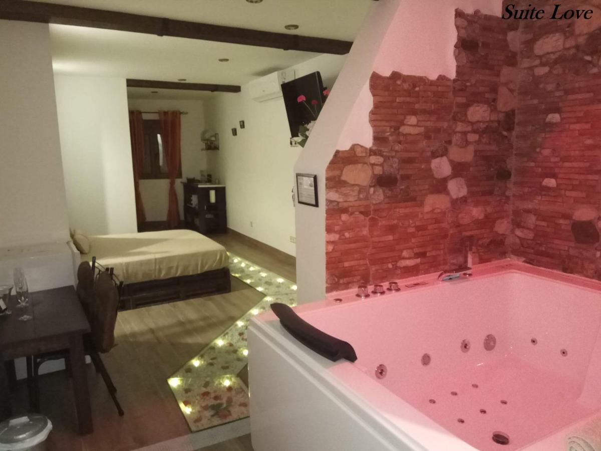 Suite Love Jacuzzi  Uceda Esterno foto